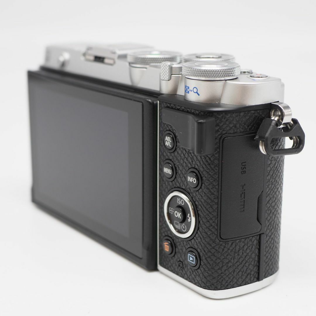 Near Mint Olympus 796 shots PEN E-P7 body Used in Japan