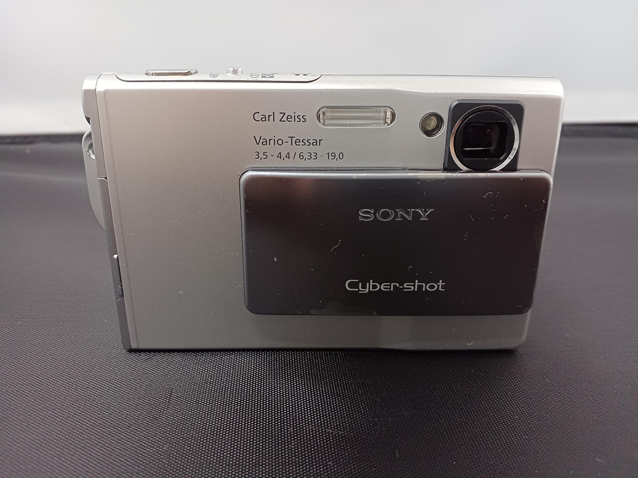 Sony Digital Camera Model number: DSC-T7 2000IS Used in Japan F/S