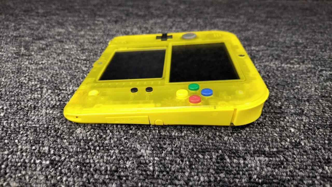 Rare NINTENDO model number: FTR-001 2DS Pokémon Pikachu Used in Japan F/S