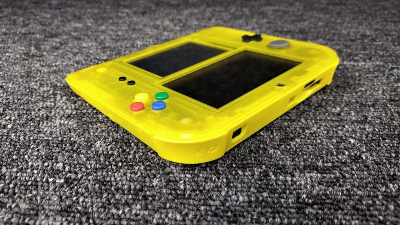 Rare NINTENDO model number: FTR-001 2DS Pokémon Pikachu Used in Japan F/S