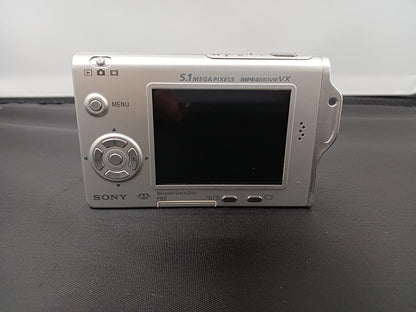 Sony Digital Camera Model number: DSC-T7 2000IS Used in Japan F/S