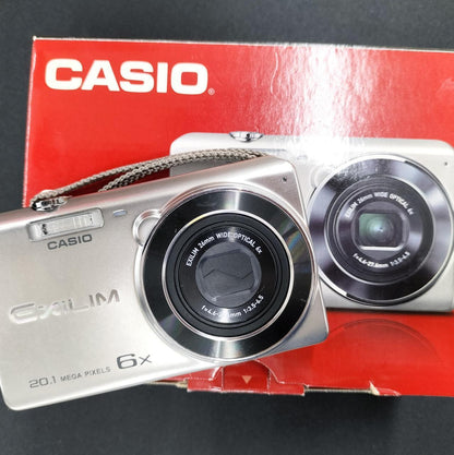 Casio Digital Camera Model number: EXILM EX-ZS35 w/box Used in Japan F/S