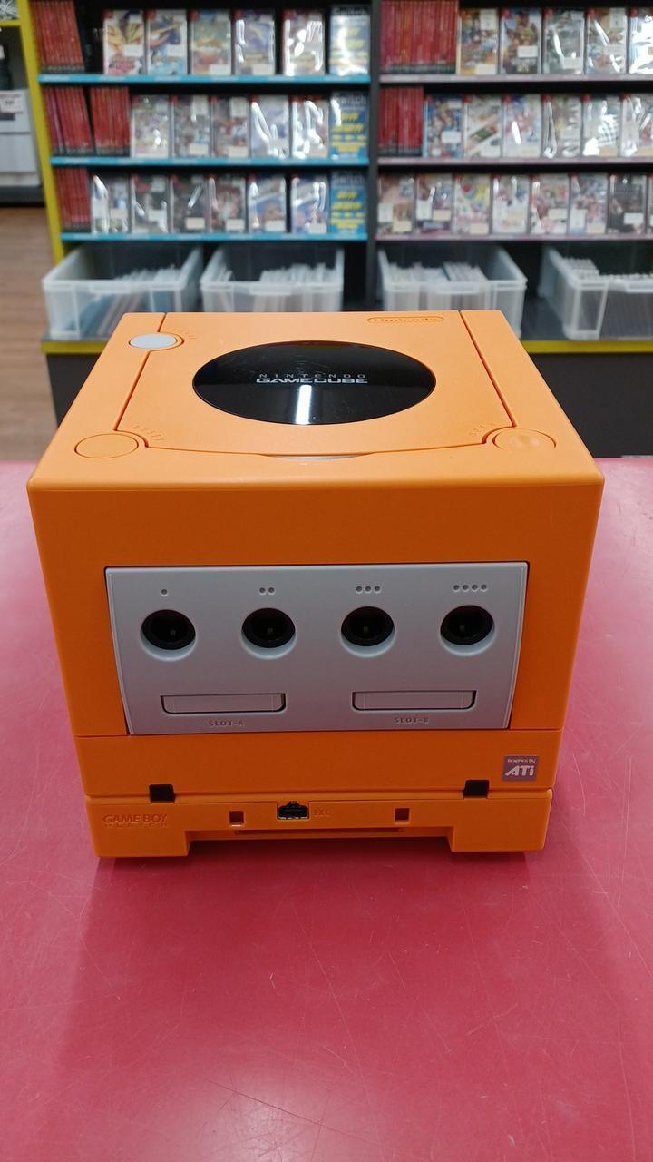 Rare NINTENDO GameCube model number: DOL-001 Yellow Used in Japan F/S