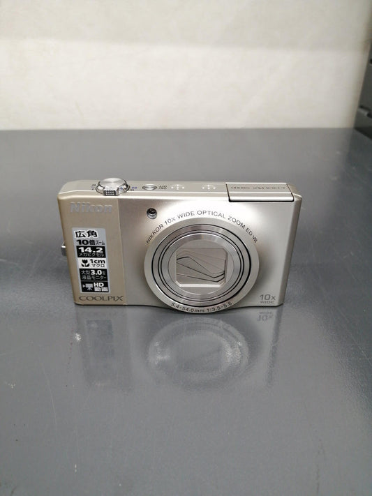 Nikon Digital Camera Model number: COOLPIXS8000 Used in Japan F/S