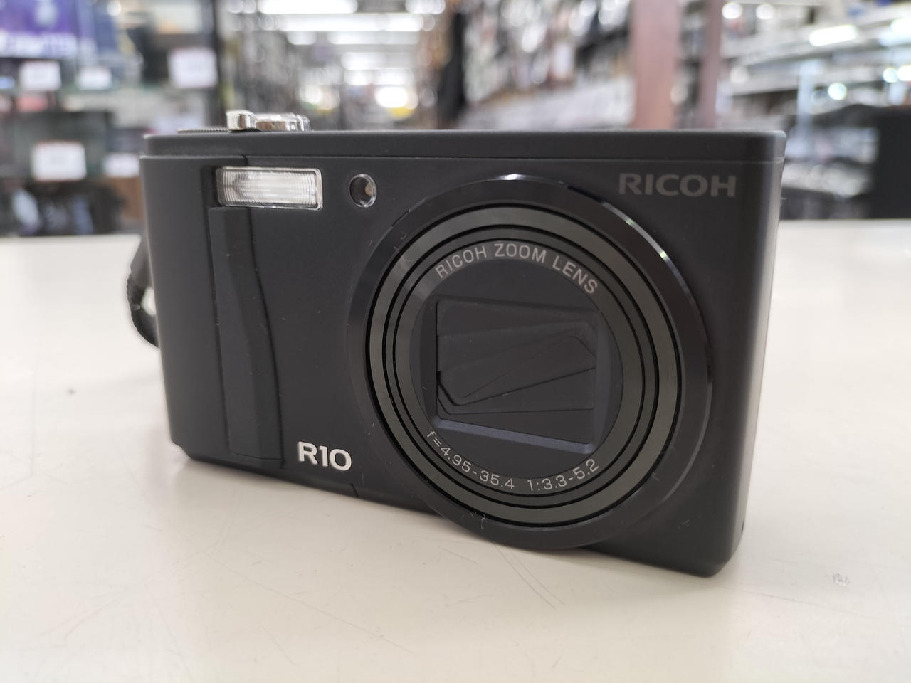 Ricoh Digital Camera Model number: R10 Used in Japan F/S