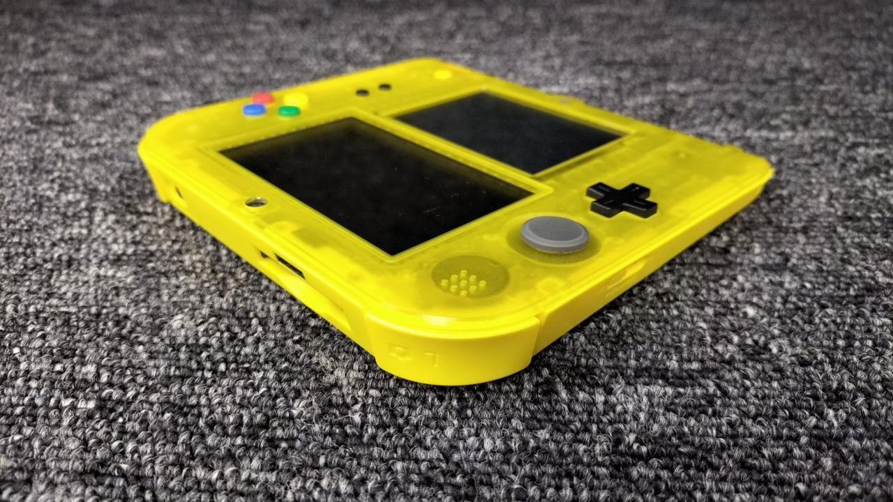 Rare NINTENDO model number: FTR-001 2DS Pokémon Pikachu Used in Japan F/S