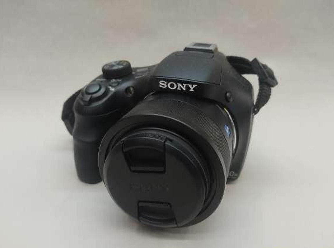 SONY Model number: DSC-HX400V Compact Digital Camera Used in Japan