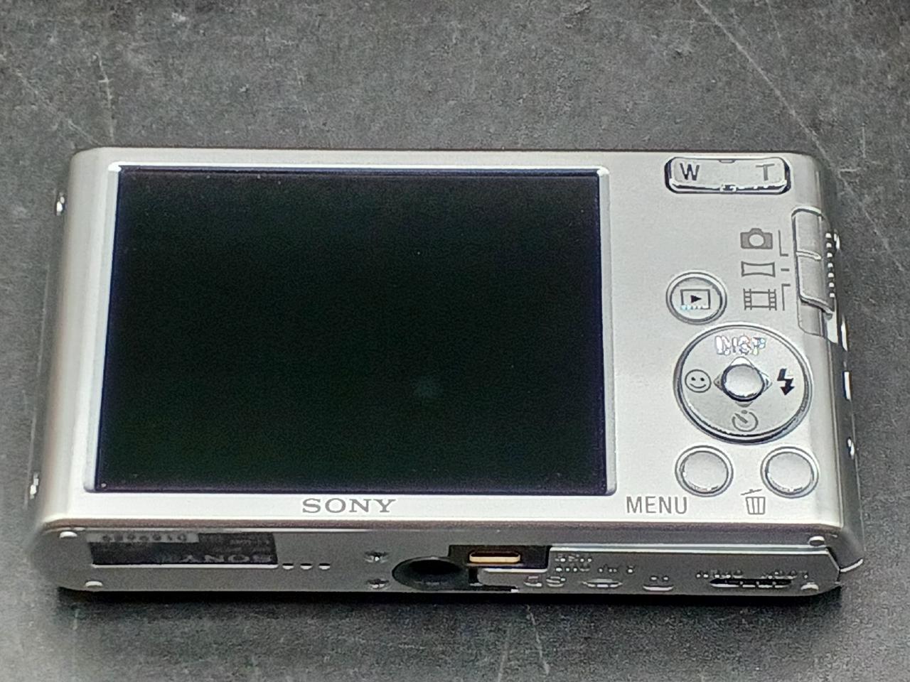 Sony Compact Digital Camera Model number: DSC-W830 Used in Japan