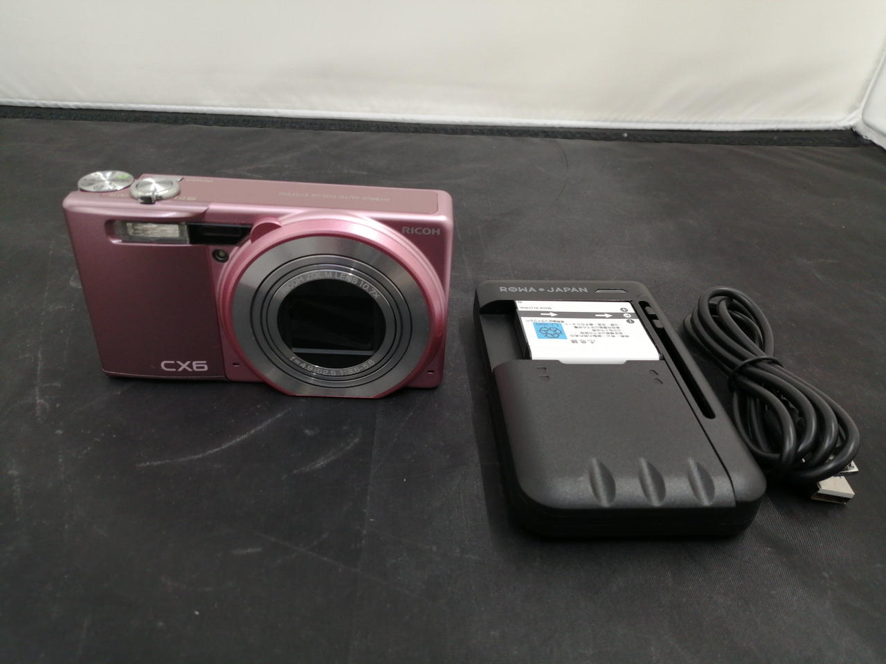 RICOH Digital Camera Model number: CX6 Used in Japan