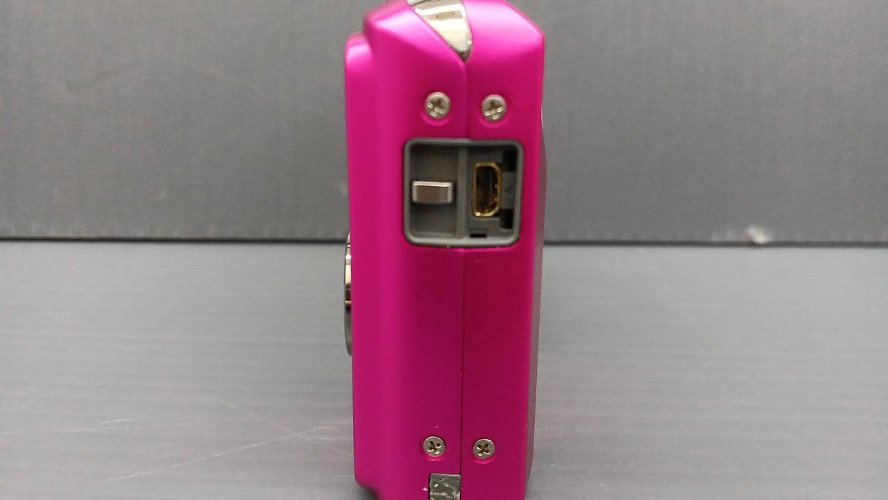 Casio Compact Digital Camera Model number: EX-ZS150 Used in Japan