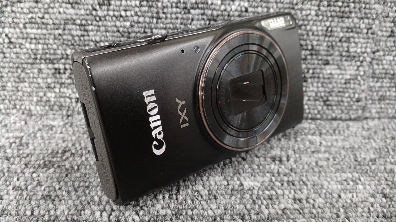 Canon Compact Digital Camera Model number: IXY650 Used in Japan