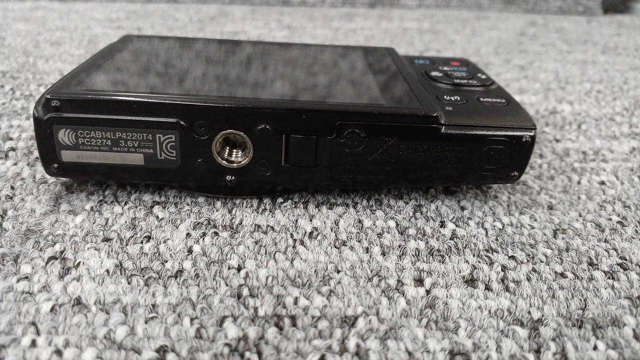 Canon Compact Digital Camera Model number: IXY650 Used in Japan