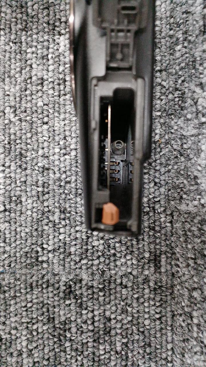 Canon Compact Digital Camera Model number: IXY650 Used in Japan