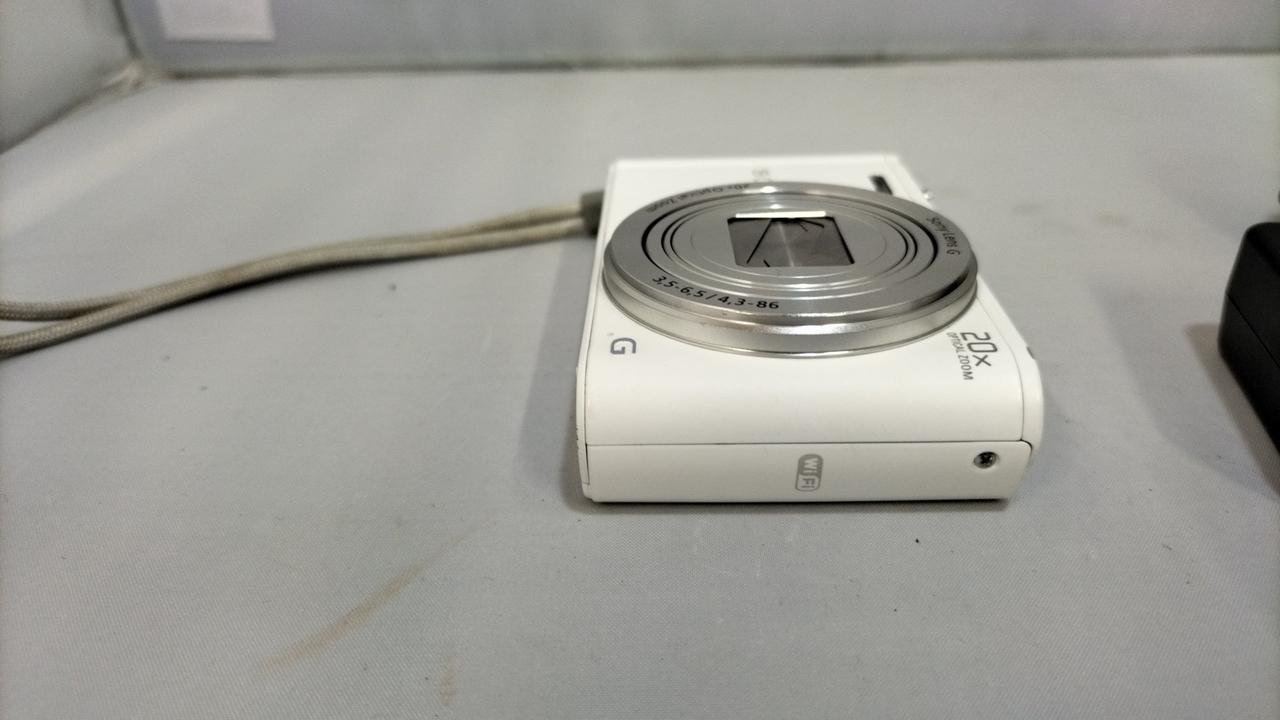 Sony Compact Digital Camera Model number: DSC-WX300 Used in Japan