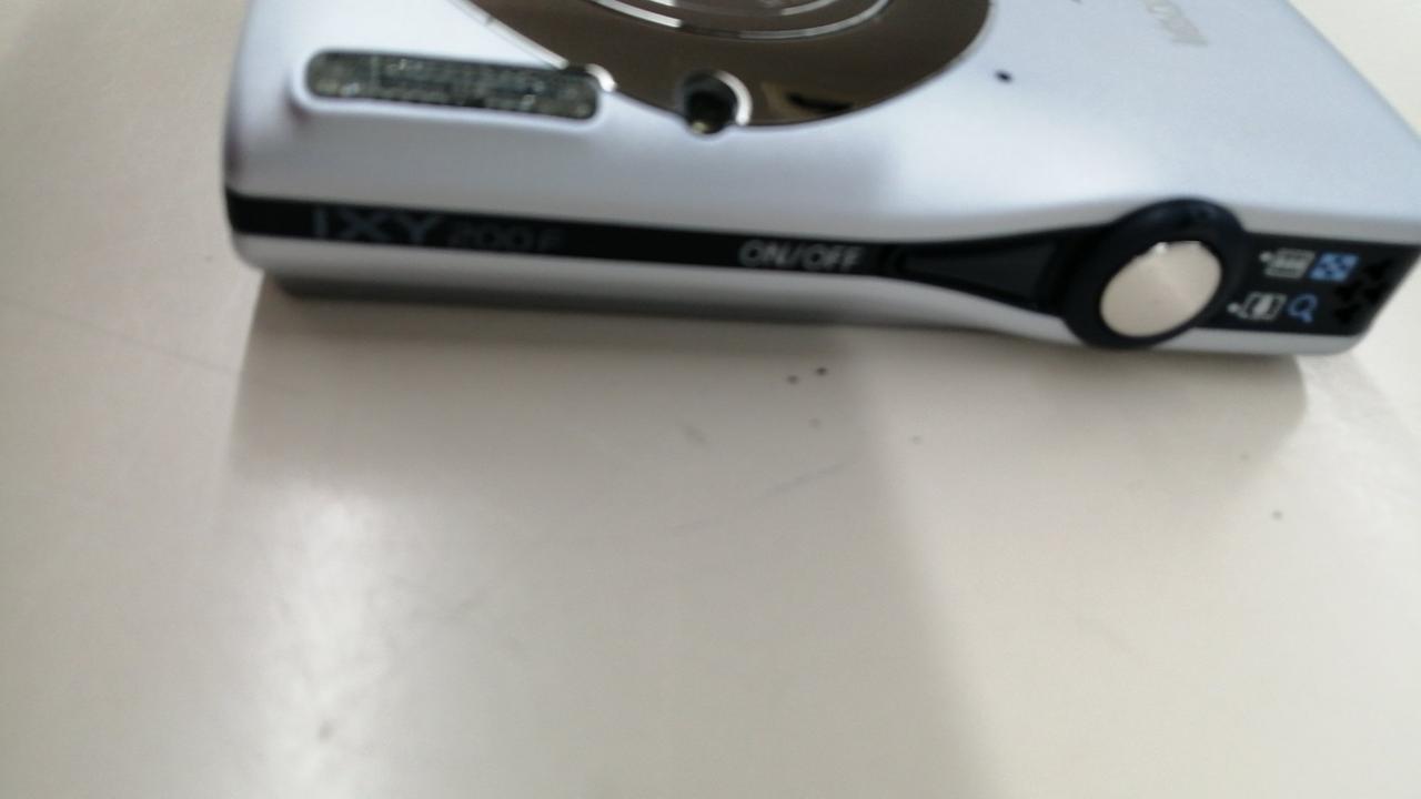 Canon Digital camera Model number: IXY 200F Used in Japan