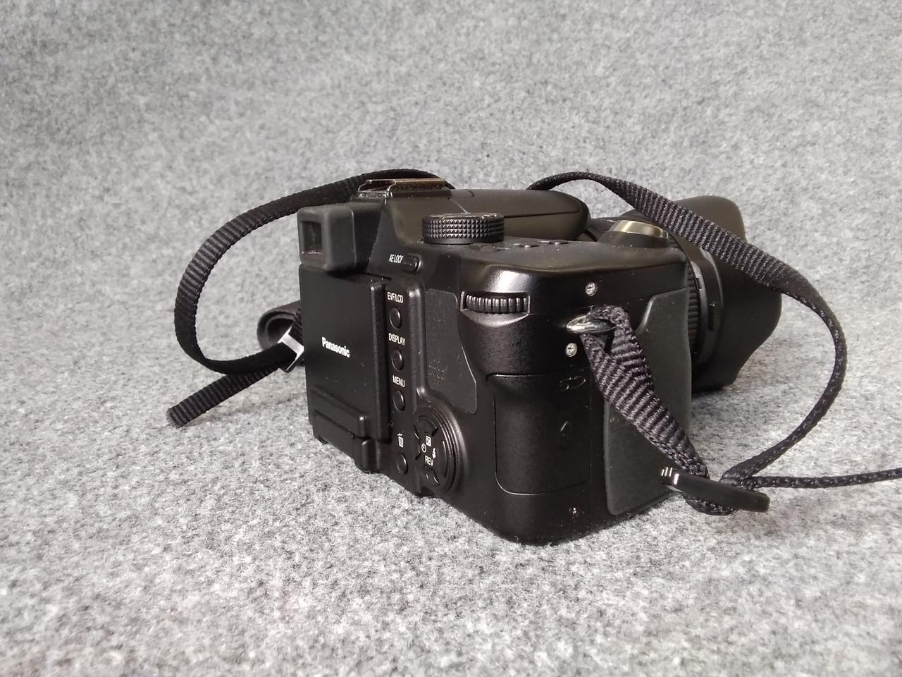 PANASONIC Model Number: DMC-FZ30 Compact Digital Camera Used in Japan