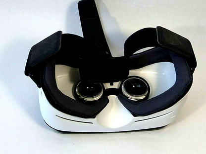 Samsung SM-R322NZWAXAR Gear VR Headset - Frost White Used in Japan