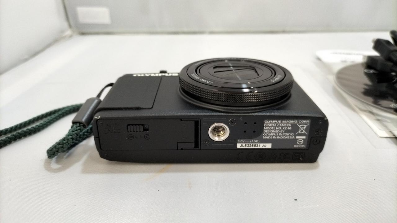 Olympus Compact Digital Camera Model number: XZ-10 Used in Japan