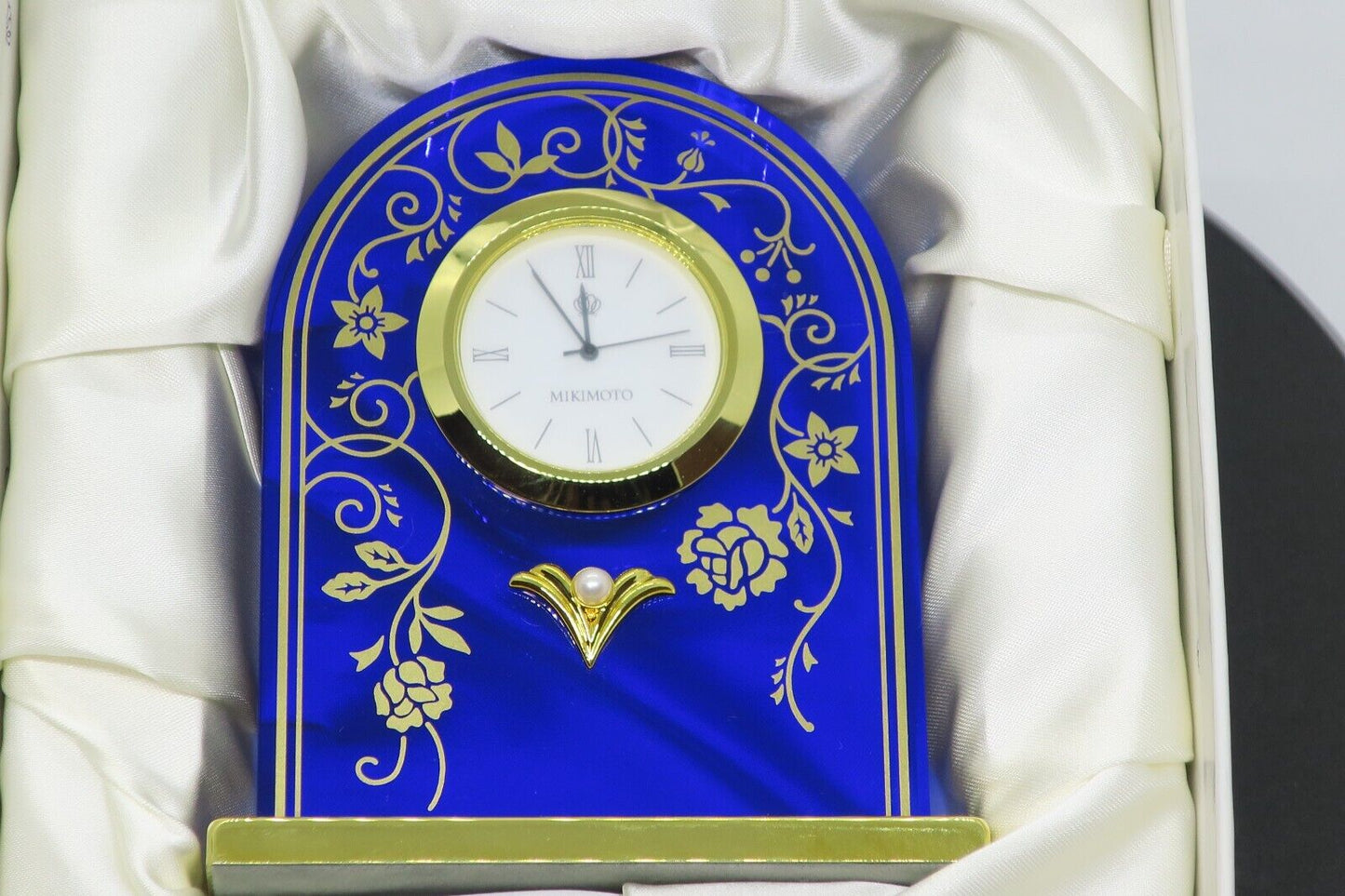 Mikimoto International Rose Pattern Clock Blue NNS-507BE Used in Japan