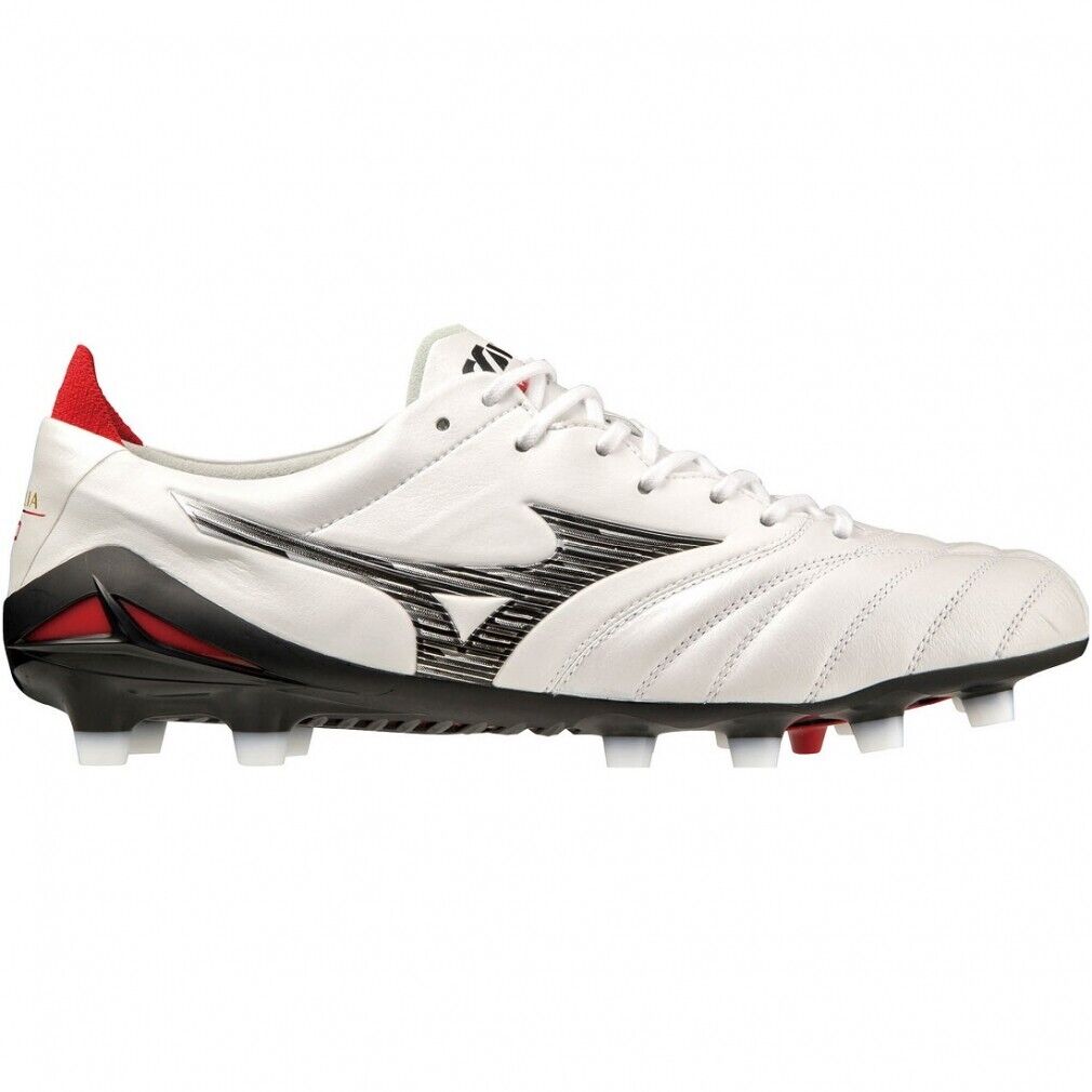 White and outlet red mizuno cleats