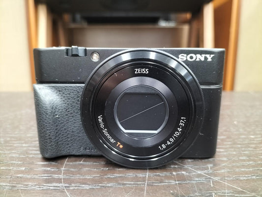 SONY Digital Camera Model number: DSC-RX100 Used in Japan