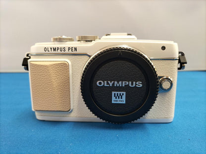 OLYMPUS Model number：E-PL7 Digital Camera Used in Japan