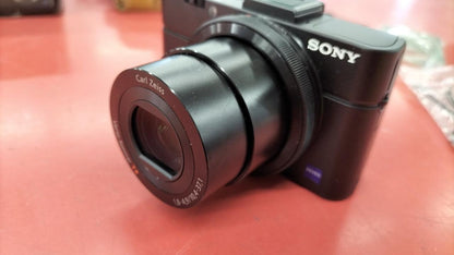 Sony Compact Digital Camera Model number: DSC-RX100M2 Used in Japan