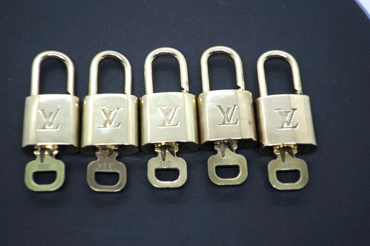 LOUIS VUITTON Brass Gold tone LV Padlock & Key 5 Pieces Set Used in Japan 230413
