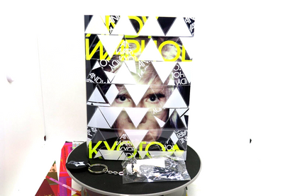 Rare ANDY WARHOL KYOTO Exhibition Official Book & Key Chain From Kyoto Japan