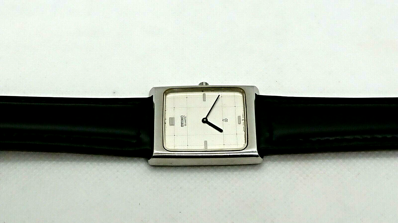 Vintage seiko rectangular watch hotsell