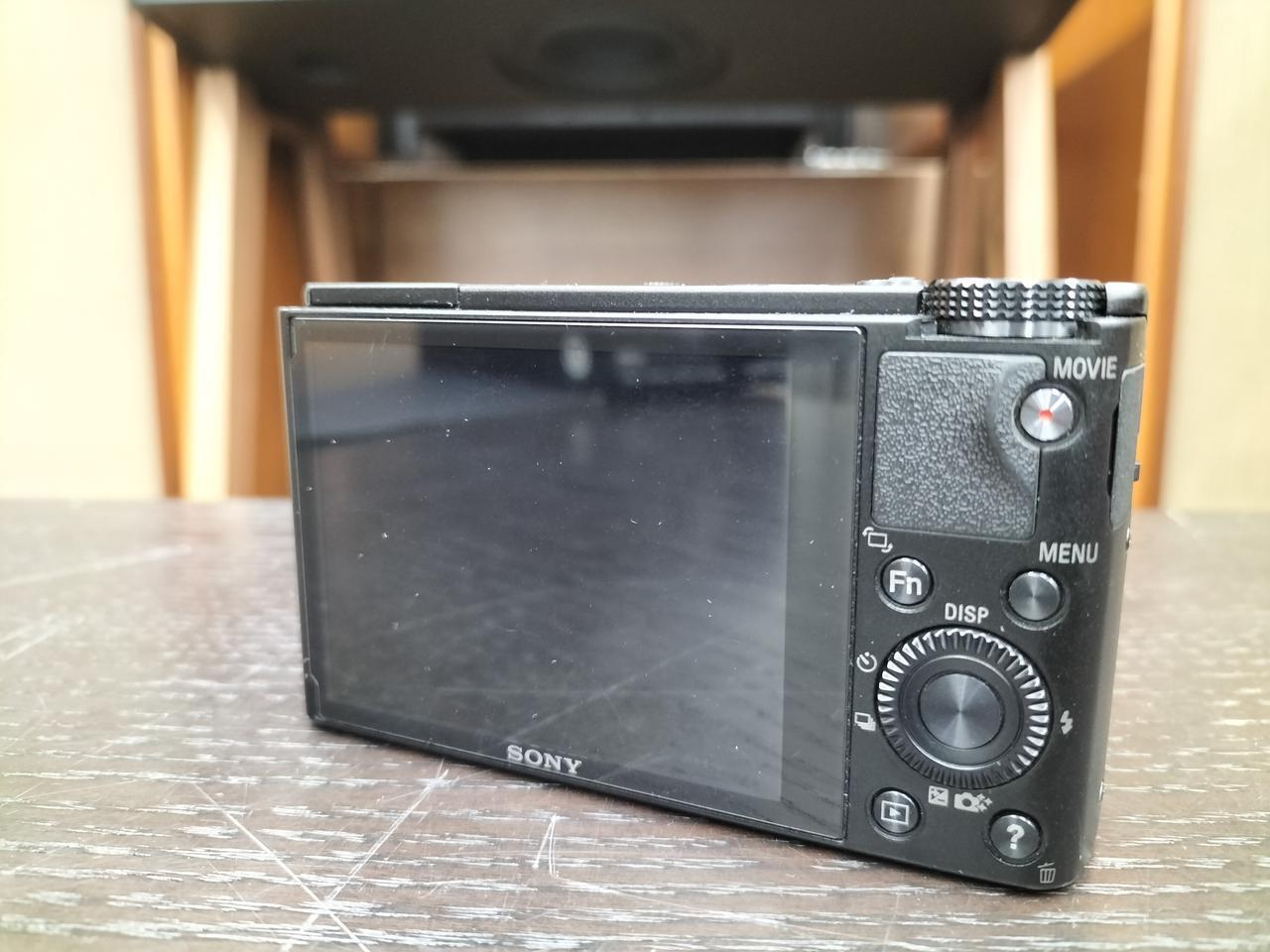 SONY Digital Camera Model number: DSC-RX100 Used in Japan