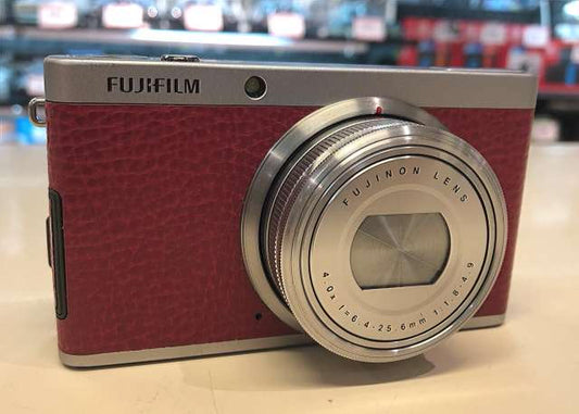 Fujifilm Digital camera Model number: XF1 Used in Japan