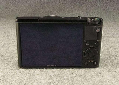 Sony Digital camera Model number: DSC-RX100  Used in Japan