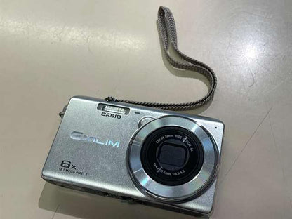 CASIO Digital Camera Model number: EX-Z880 Used in Japan