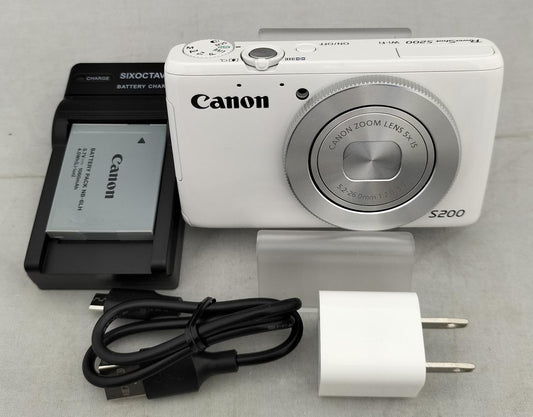 Canon Compact Digital Camera Model number: PowerShot S200 Used in Japan