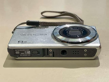 CASIO Digital Camera Model number: EX-Z880 Used in Japan