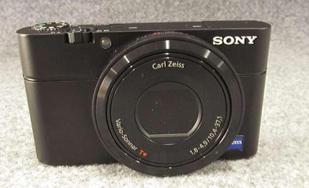 Sony Digital camera Model number: DSC-RX100  Used in Japan