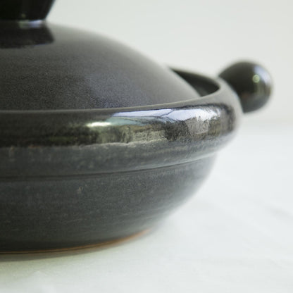 Yayoi Pottery / Round earthenware pot (with insect drainboard) Tenmoku glaze