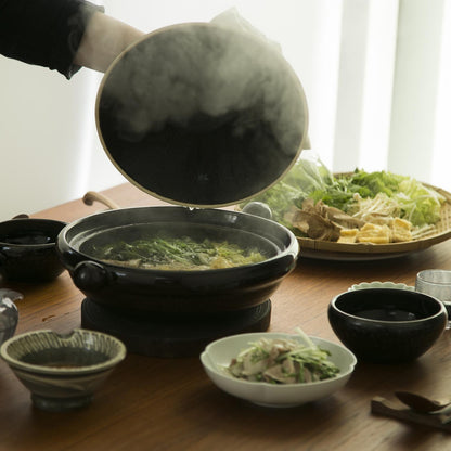 Yayoi Pottery / Round earthenware pot (with insect drainboard) Tenmoku glaze